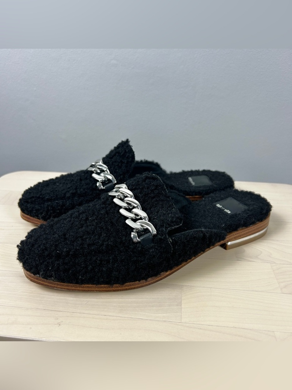 DOLCE VITA Pela Shearling Mules Black Sz 6 Chain Detail Cozy Casual Chic Slides